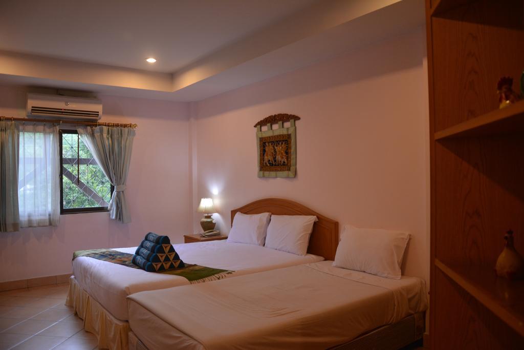 Seven Oaks Inn Jomtien Beach Rum bild