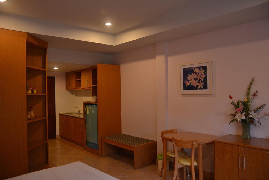 Seven Oaks Inn Jomtien Beach Rum bild